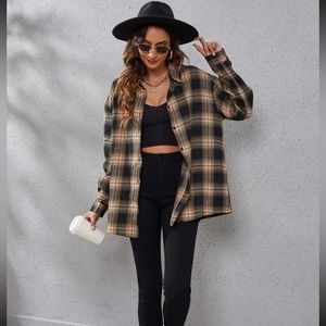 Plaid Black and Gold Oversized Button Down. Size: Small